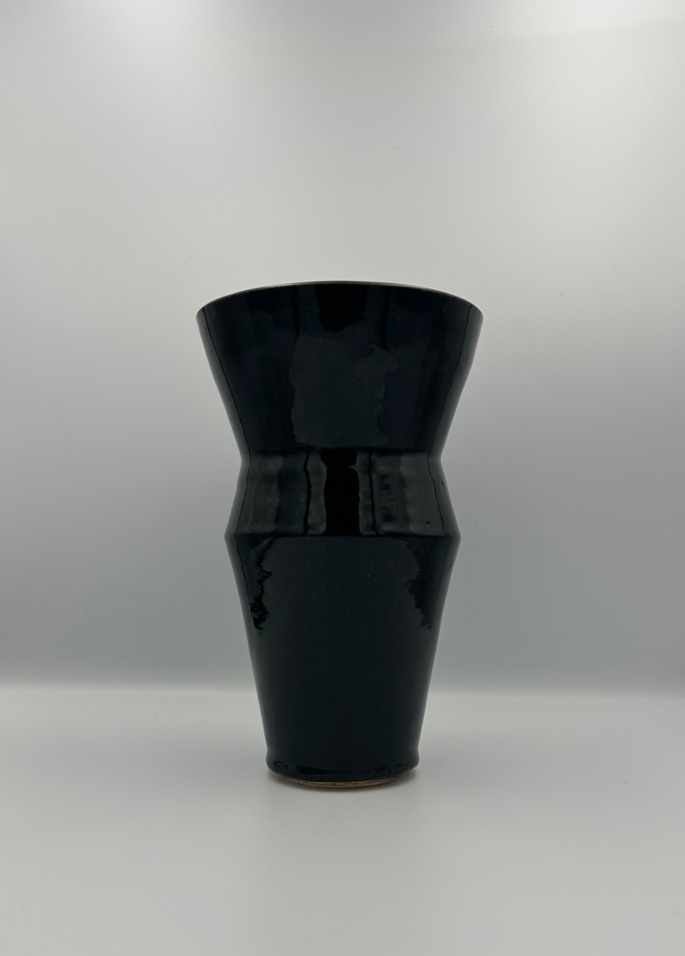 Angular Vase - Glossy Black