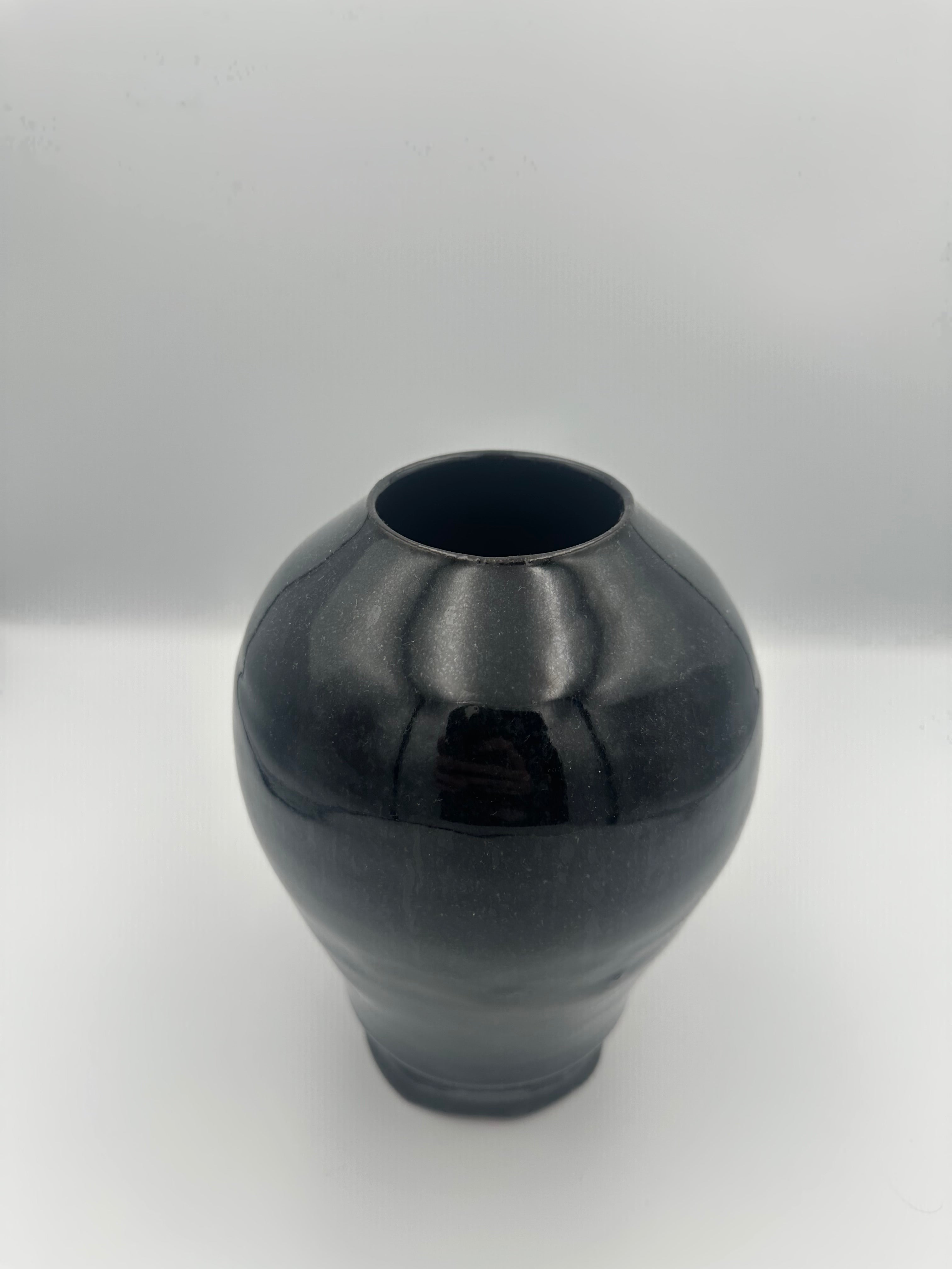 Bud Vase - Glossy Black