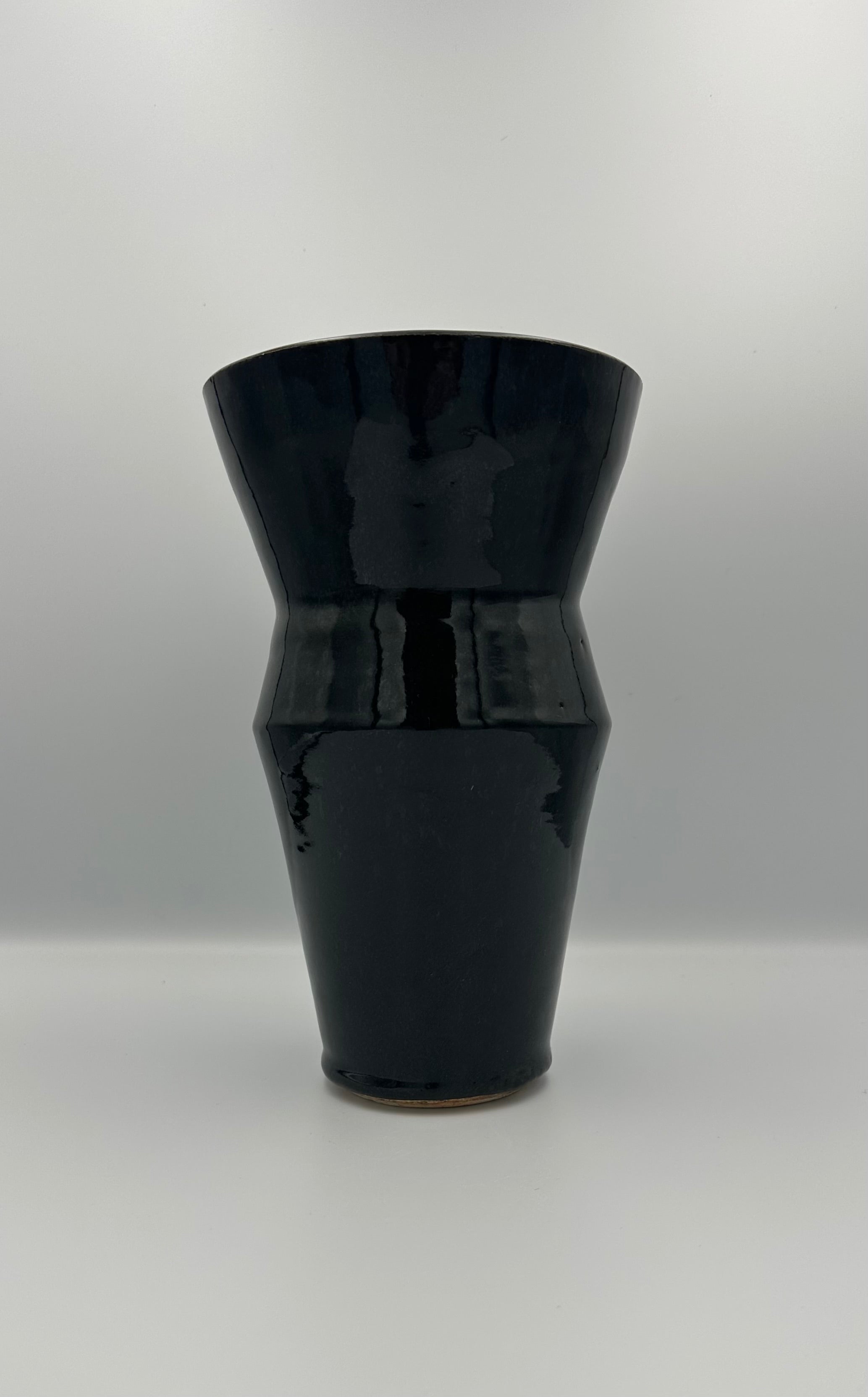 Angular Vase - Glossy Black