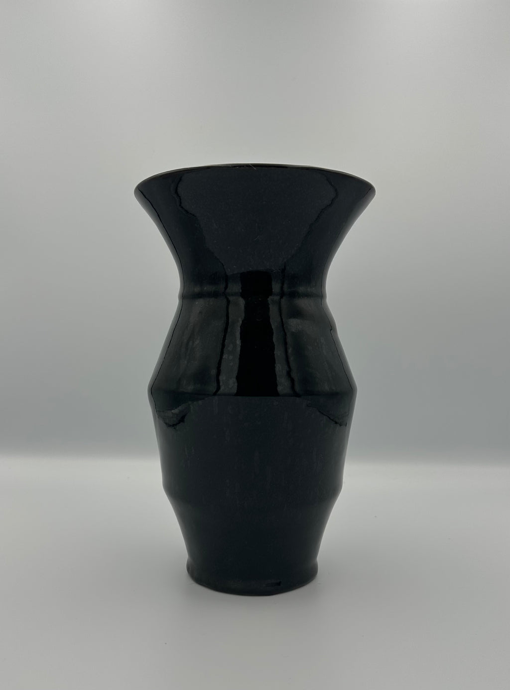 Angular Vase - Glossy Black