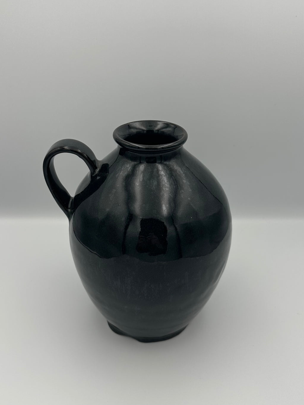 Handled Moon Jar - Glossy Black