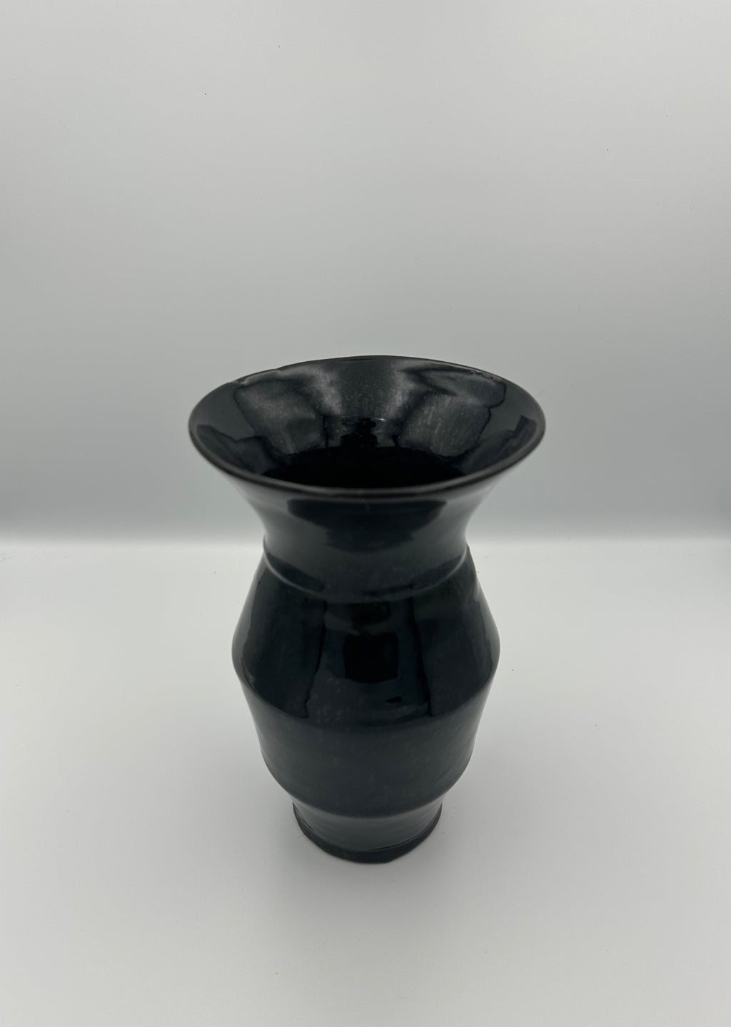 Angular Vase - Glossy Black