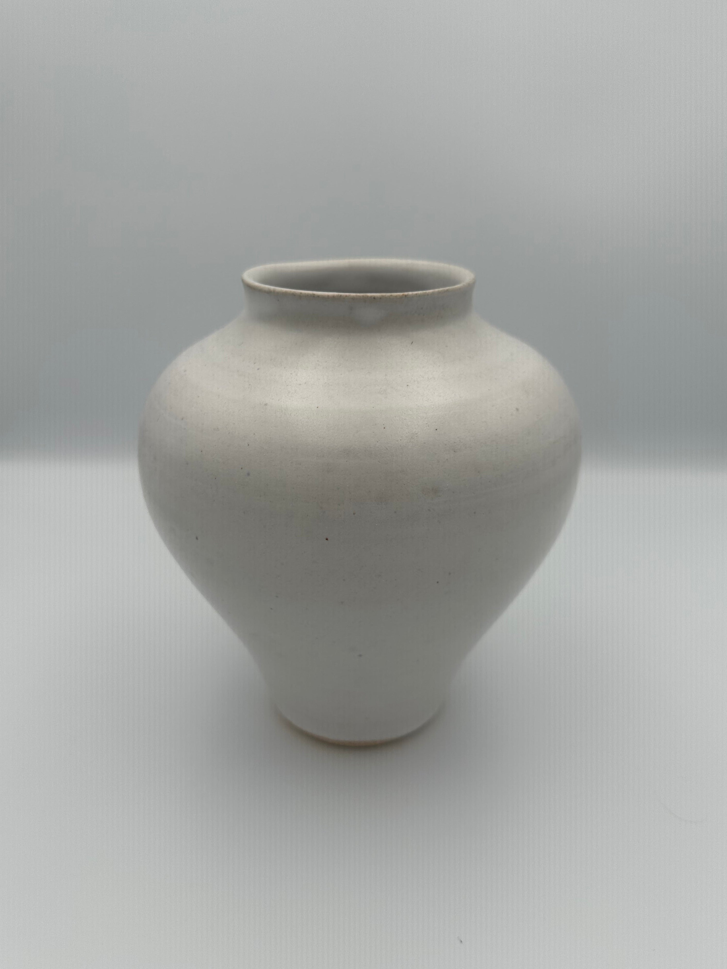 Bulbous Vase - Speckled White