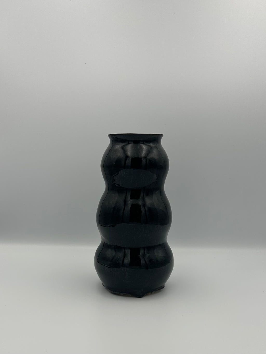 Bulbous Vase - Glossy Black