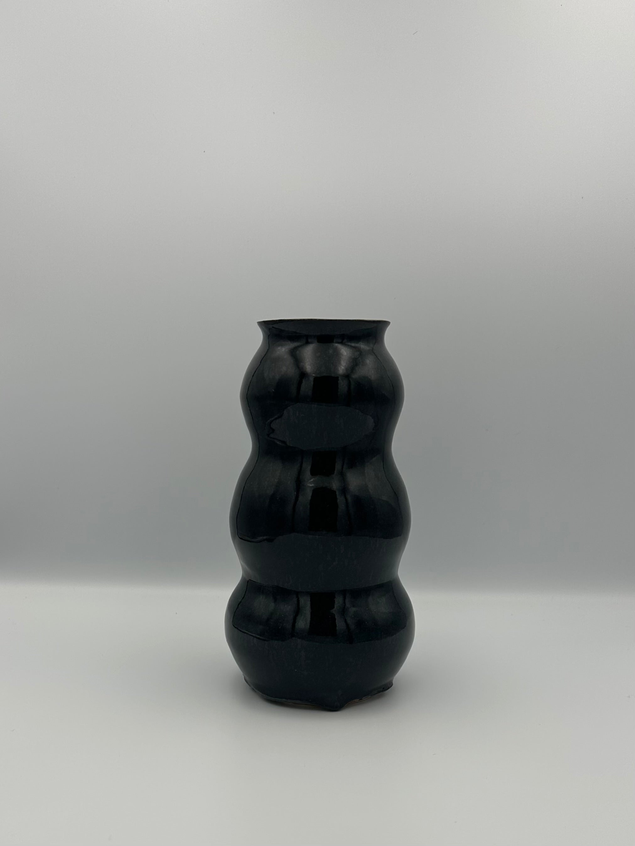 Bulbous Vase - Glossy Black